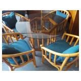 Wicker 5 pc st 4 chairs an table  round