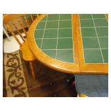 Wooden table w/ one leaf   w/ 4 chairs