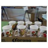 Box lot 8 cups
