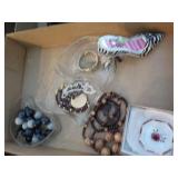 8 pieces misc jewelry