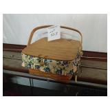 Lgbrgr ‘96 Large Bskt w/lid & floral liner