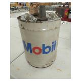 Mobil hydraulic fluid 5-gallon can
