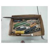 Box lot of miscellaneous tools