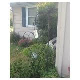 Big wire heart plants stand with basket hanger