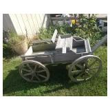 Wooden carriage yard & planter