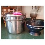 Steamer pot and strainer