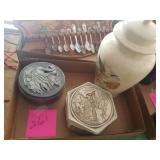 Geese vase and decor