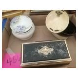 Doing music box with decorative canisters