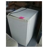 Sanyo mini fridge. Works