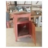 Read stool with little compartment