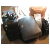 Luggage and shoe forms