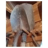2 spade shovels