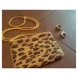 Small purse with 2 costume rings