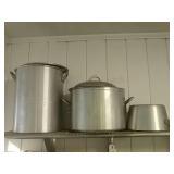 2 boiler pot and a pan