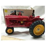 1987 The Toy Farmer Massey-harris 33 Includes