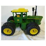 1/16 John Deere 7520 four-wheel drive