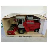 1/16 Massey Ferguson 850 combine in box