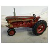 1/16 Farmall 460 row crop tractor