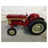 1/16 International 340 utility tractor