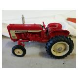 1/16 International 606 tractor scale models