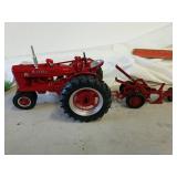 1/16 McCormick Farmall super M row crop tractor