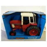 1/16 International 1586 tractor with cab Farm &