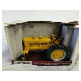 1/16 International M Industrial Tractor Case IH,