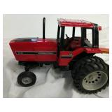 1/16 International 5288 tractor with rear duals