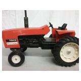 7045  ALLIS CHALMERS TRACTOR SCALE 1/16