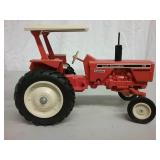 175 ALLIS CHALMERS TRACTOR  crop hustler  SCALE: