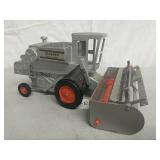 1/32 Allis Chalmers Gleaner combine