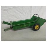 1/16 John Deere spreader with long leaver