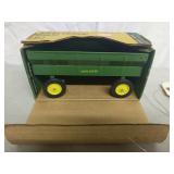 1/16 John Deere wagon with ice cream box