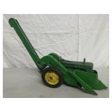 1/16 short nose John Deere 2 row corn picker on a