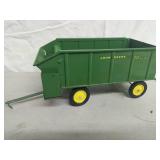 1/16 John Deere 112 Chuck Wagon