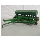 1/16 John Deere drill with metal disc