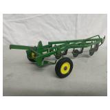 1/16 John Deere four bottom plow with metal plows