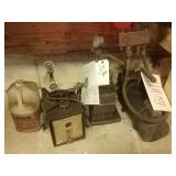 Vacuum pump with oil. 3 piece with oil