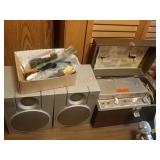 Echoplex with cords, 2 speakers and rca cables