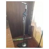Microphone stand
