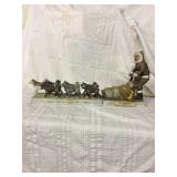 Potters Eskimo dog sled Canadian whiskey bottle 2