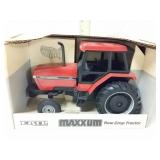 1/16th scale Case International Maxxum Row Crop