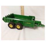 1/16th scale John Deere manure spreader
