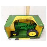 1/16th scale John Deere styled "G" tractor