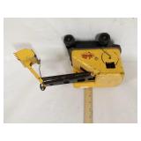 Lumar "shovel" metal toy