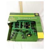 1/16th scale John Deere mulch ripper