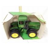 1/16th scale John Deere 4 wheel drive tractor