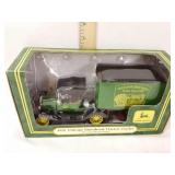 1/25th scale John Deere 1918 vintage runabout