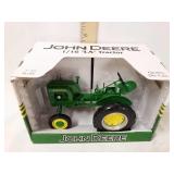 1/16th scale John Deere "LA" tractor