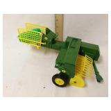 1/16th scale John Deere square baler